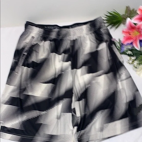 Nike DRI-FIT Athletic Black and White  Shorts - Picture 5 of 5